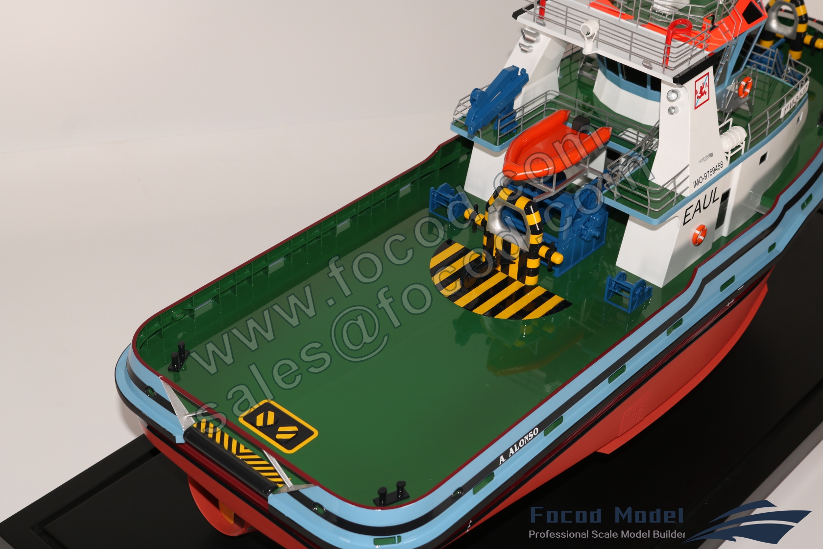 customized model of 32m Escort Tug